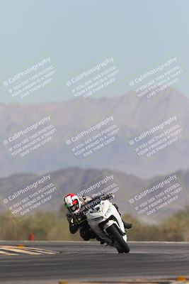 media/Oct-26-2025-Race Pace (Sun) [[c1447ca738]]/Non Verified (1st 20 Minutes of every Hour)/4-Turn 14 (1110am)/